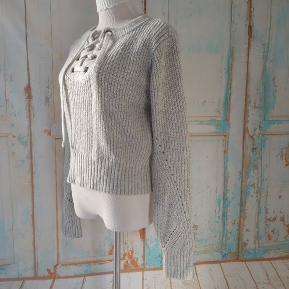 Kendall & Kylie long sleeve crew neck grommet tie detailed knit sweater/M/gray - Picture 4 of 9